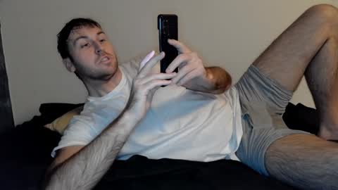 Snapshot of theetwohander chatting on January 1, 3:45 am Theetwohander online show from January 1, 3:45 am