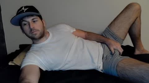Snapshot of theetwohander chatting on January 2, 2:43 am Theetwohander online show from January 2, 2:43 am