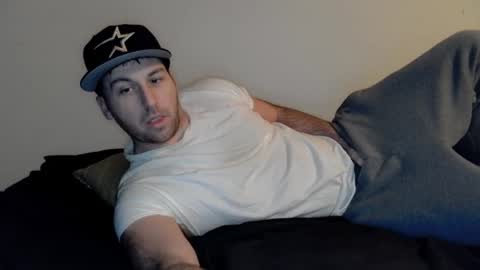 Snapshot of theetwohander chatting on February 1, 3:19 am Theetwohander online show from February 1, 3:19 am