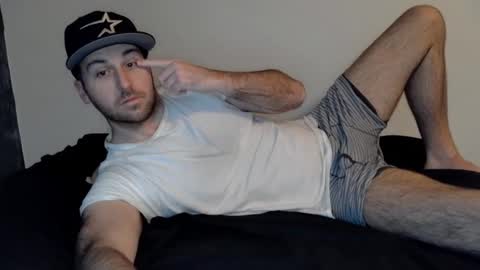 Snapshot of theetwohander chatting on February 15, 2:11 pm Theetwohander online show from February 15, 2:11 pm