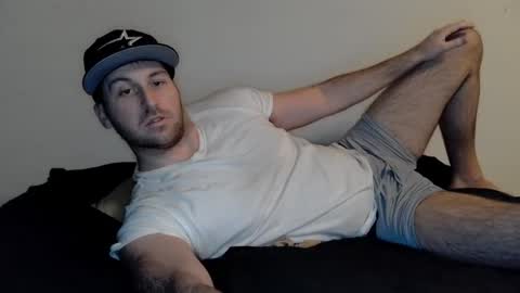 Snapshot of theetwohander chatting on February 4, 1:23 am Theetwohander online show from February 4, 1:23 am
