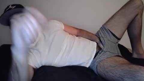 Snapshot of theetwohander chatting on March 7, 3:08 am Theetwohander online show from March 7, 3:08 am