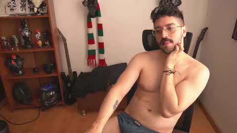 Wolf Independent model online show from December 3, 3:40 pm