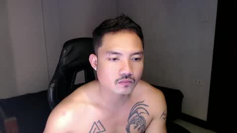 Snapshot of thefriskyasian chatting on January 2, 4:56 pm Jaycee online show from January 2, 4:56 pm