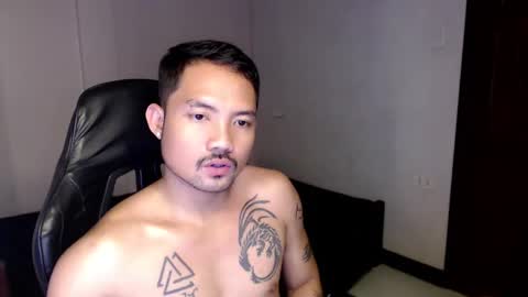 Snapshot of thefriskyasian chatting on January 8, 9:23 pm Jaycee online show from January 8, 9:23 pm