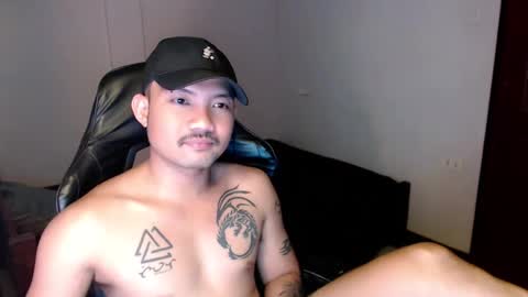Snapshot of thefriskyasian chatting on January 14, 5:30 am Jaycee online show from January 14, 5:30 am