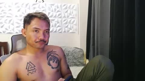 Snapshot of thefriskyasian chatting on February 2, 1:30 pm Jaycee online show from February 2, 1:30 pm