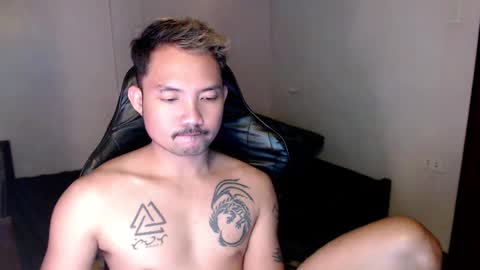 Snapshot of thefriskyasian chatting on January 26, 10:45 am Jaycee online show from January 26, 10:45 am