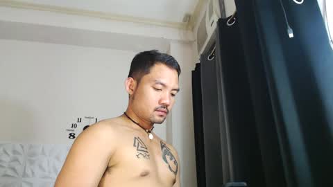 Snapshot of thefriskyasian chatting on December 10, 6:38 pm Jaycee online show from December 10, 6:38 pm