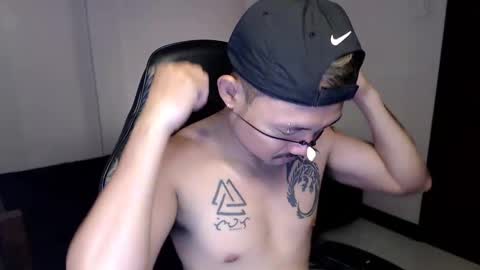 Snapshot of thefriskyasian chatting on January 13, 5:44 pm Jaycee online show from January 13, 5:44 pm