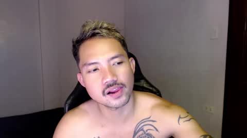 Snapshot of thefriskyasian chatting on February 7, 4:48 am Jaycee online show from February 7, 4:48 am