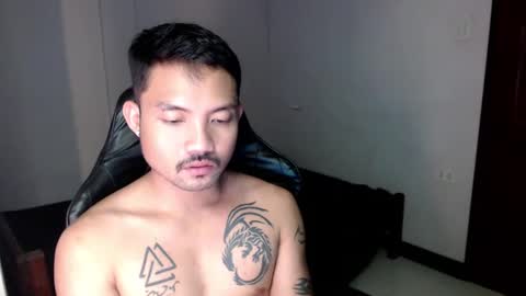 Snapshot of thefriskyasian chatting on January 7, 6:56 pm Jaycee online show from January 7, 6:56 pm