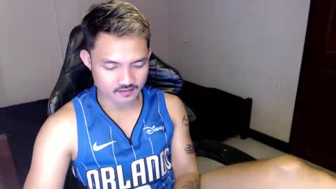 Snapshot of thefriskyasian chatting on January 21, 8:32 pm Jaycee online show from January 21, 8:32 pm