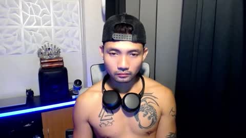 Snapshot of thefriskyasian chatting on September 12, 7:03 pm Jaycee online show from September 12, 7:03 pm