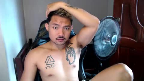 Snapshot of thefriskyasian chatting on February 24, 12:41 am Jaycee online show from February 24, 12:41 am