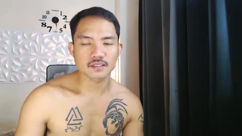 Snapshot of thefriskyasian chatting on December 18, 5:21 pm Jaycee online show from December 18, 5:21 pm