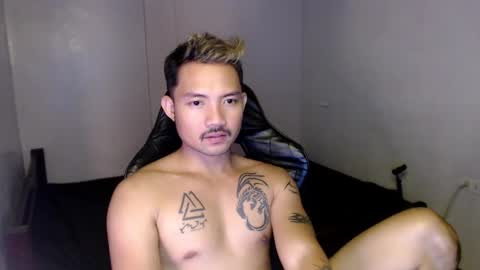 Snapshot of thefriskyasian chatting on February 12, 10:37 pm Jaycee online show from February 12, 10:37 pm