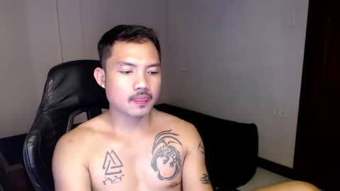 Snapshot of thefriskyasian chatting on January 3, 8:32 pm Jaycee online show from January 3, 8:32 pm