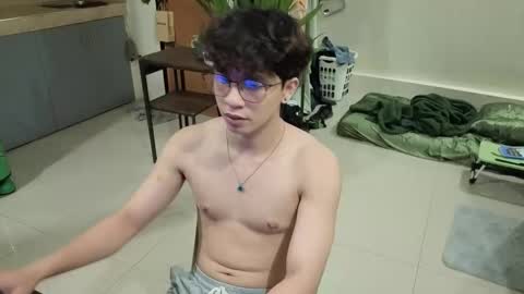 Green online show from April 24, 8:33 pm