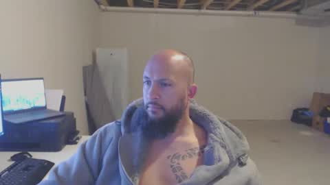 thehawaiian93 online show from April 28, 1:44 am