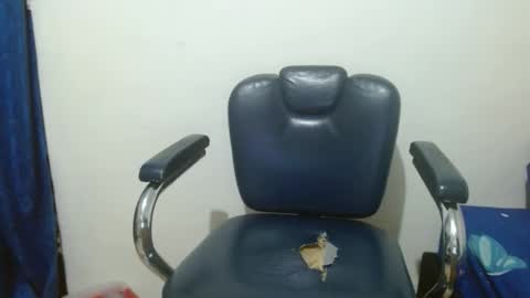 Snapshot of thehousedog chatting on October 20, 1:42 am thehousedog online show from October 20, 1:42 am