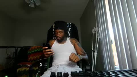 IXMCOUPLE444 online show from April 11, 1:35 am