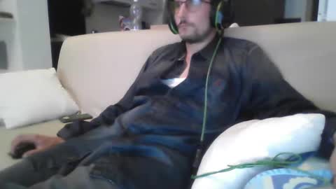 Snapshot of theitalianx95x chatting on October 15, 7:54 pm theitalianx95x online show from October 15, 7:54 pm