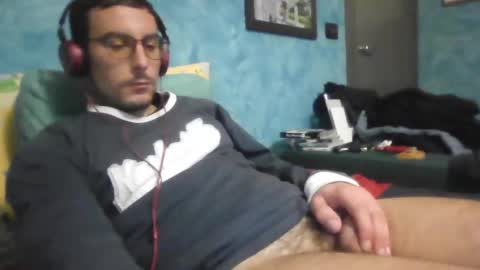 Snapshot of theitalianx95x chatting on December 15, 9:53 pm theitalianx95x online show from December 15, 9:53 pm