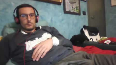 Snapshot of theitalianx95x chatting on December 12, 9:48 pm theitalianx95x online show from December 12, 9:48 pm