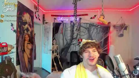 Snapshot of thejohnnystone chatting on October 12, 12:26 am Johnny Stone online show from October 12, 12:26 am