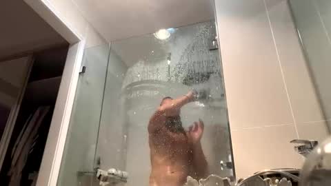 themilfandii online show from April 27, 9:39 am