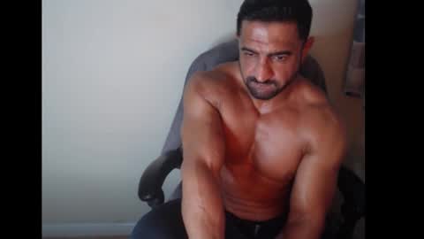 Snapshot of themusclefactory chatting on October 31, 10:24 pm TheMuscleFactory online show from October 31, 10:24 pm