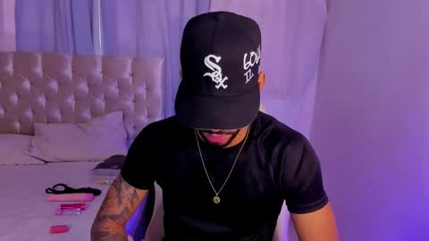 Snapshot of theo_sky1 chatting on September 27, 8:06 pm Theo Sky online show from September 27, 8:06 pm