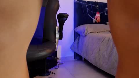 Theo Sky online show from October 28, 4:53 pm