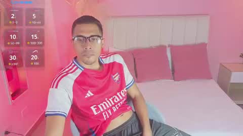 Theo online show from June 15, 7:39 pm