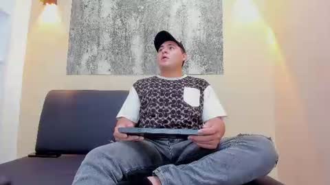 Theo online show from June 12, 10:07 pm
