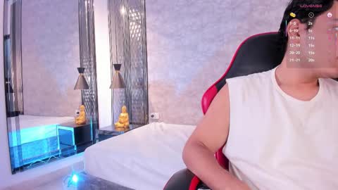 Theo online show from November 13, 12:43 pm