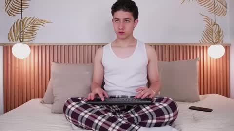  THEO- MATEO  online show from January 16, 1:14 pm