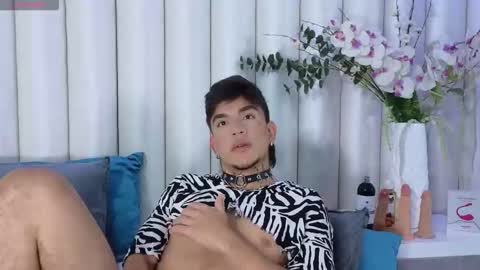 Snapshot of theosteel_ chatting on October 11, 7:01 am TheoSteel online show from October 11, 7:01 am