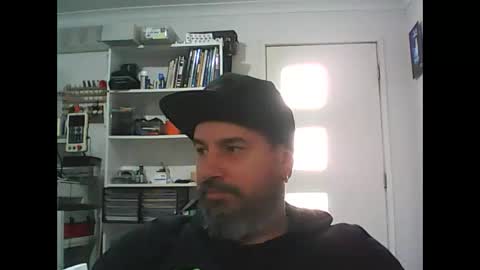 aussiebeard online show from May 12, 1:25 am
