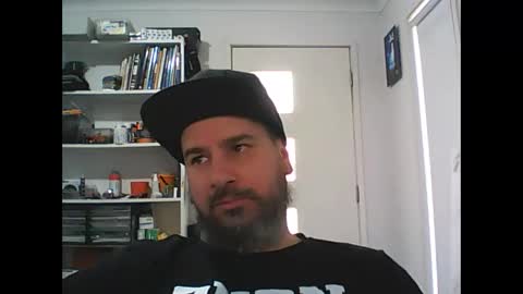 Snapshot of theozbeardguy chatting on September 29, 1:37 am aussiebeard online show from September 29, 1:37 am