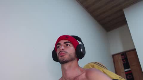 Santiago Enrique online show from February 27, 6:14 am