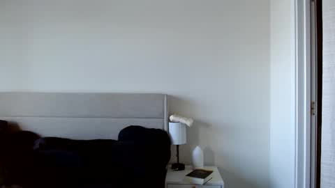 Yoshi online show from November 17, 6:11 pm