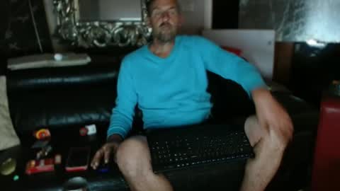 Snapshot of therealkurva4u chatting on October 3, 7:08 pm therealkurva4u online show from October 3, 7:08 pm