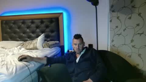 Snapshot of therealkurva4u chatting on October 15, 10:12 am therealkurva4u online show from October 15, 10:12 am