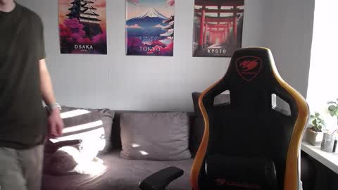 Nick   online show from March 2, 5:41 am