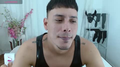 therockalejandro online show from April 27, 5:19 pm