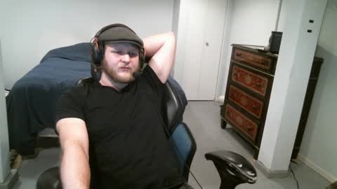 Snapshot of thetravalman chatting on October 8, 4:06 am vagabond online show from October 8, 4:06 am