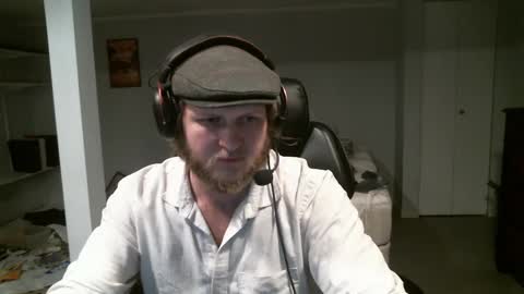 Snapshot of thetravalman chatting on October 6, 9:03 am vagabond online show from October 6, 9:03 am
