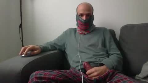 Scarf guy online show from February 4, 9:04 am